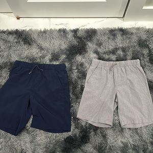 Set of 2 Old Navy Shorts ( Kids Large )